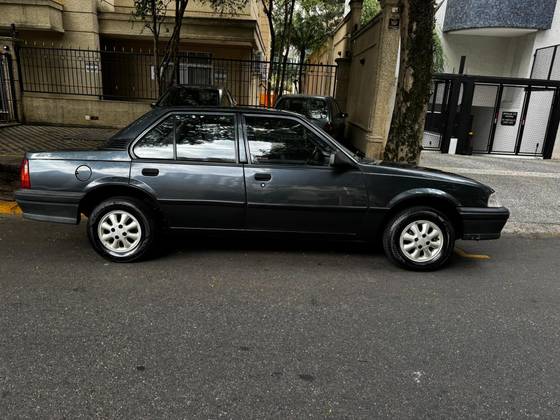 CHEVROLET MONZA 2.0 EFI GL 8V GASOLINA 4P MANUAL CHEVROLET MONZA 2.0 EFI GL 8V GASOLINA 4P MANUAL